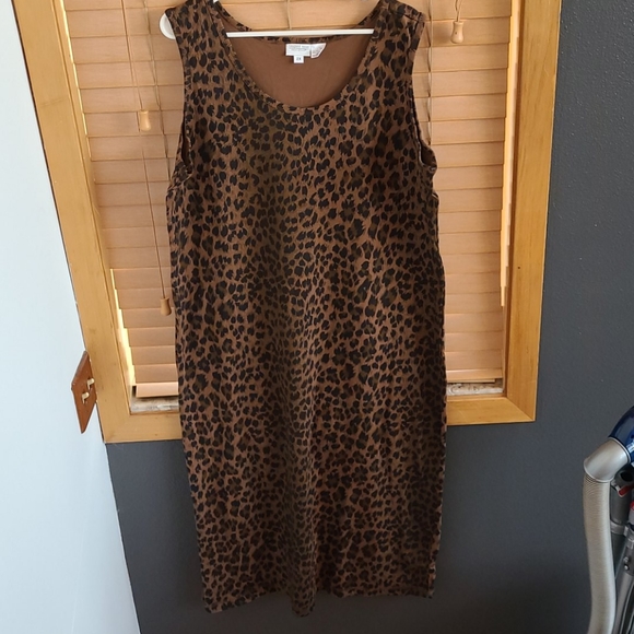 Newport News Dresses & Skirts - Leopard print maxi dress sz 2X
